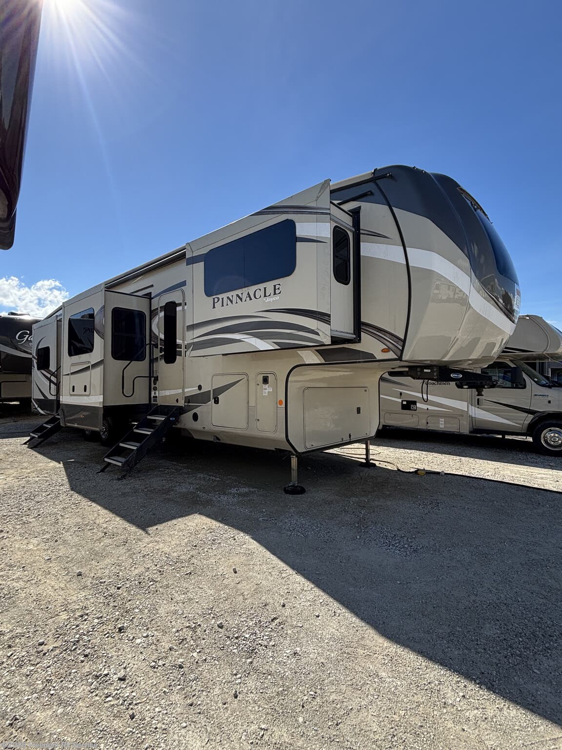 2019 Pinnacle 38FLWS by Jayco from Freedom RV Service in Aransas Pass, Texas