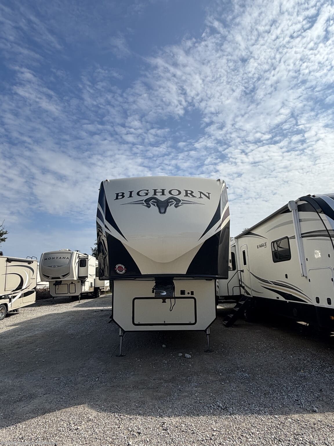 2018 Heartland Bighorn 3870FB - Used Fifth Wheel For Sale by Freedom RV Service in Aransas Pass, Texas features 50 Amp Service, External Shower, Power Awning, Stereo System, Air Conditioning