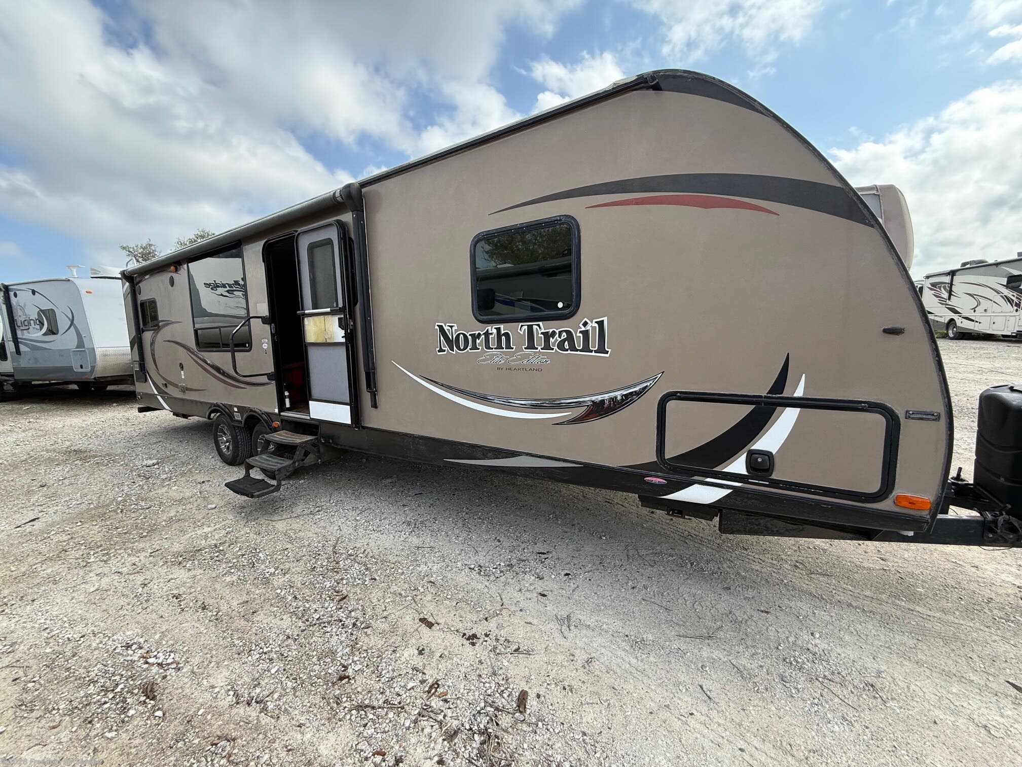 2013 Heartland North Trail 30 RKDD - Used Travel Trailer For Sale by Freedom RV Service in Aransas Pass, Texas