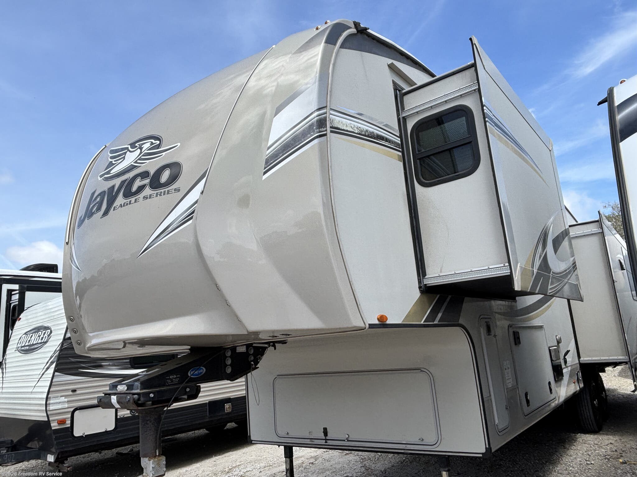 2018 Jayco Eagle 317-RLOK - Used Fifth Wheel For Sale by Freedom RV Service in Aransas Pass, Texas features TV, Refrigerator, Toilet, Stereo System, Leveling Jacks