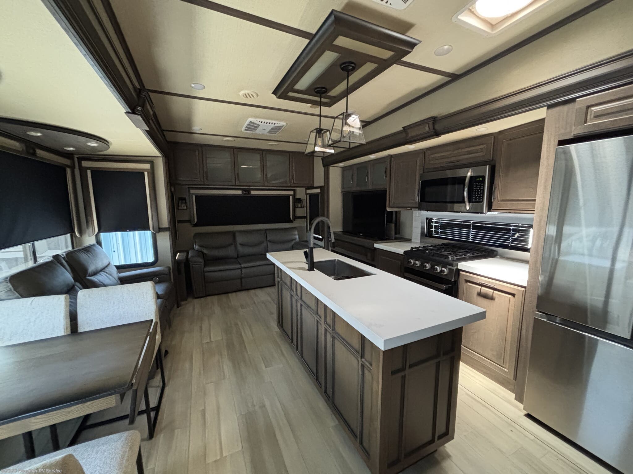 2022 Grand Design Solitude 310GK - Used Fifth Wheel For Sale by Freedom RV Service in Aransas Pass, Texas features Furnace, Oven, Fantastic Fan, Microwave, Dryer