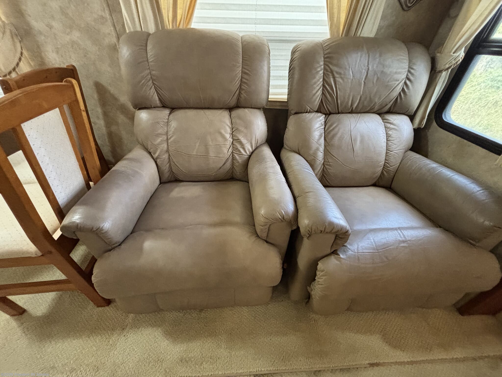 2008 HitchHiker Champagne 35CK by Nu-Wa from Freedom RV Service in Aransas Pass, Texas