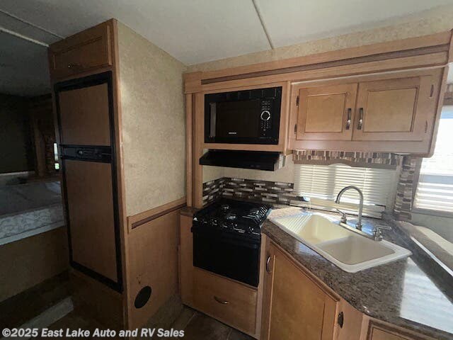 2016 Thor Motor Coach Chateau 29G - New Class C For Sale by East Lake Auto and RV Sales in Dover, Florida features Medicine Cabinet, Stove, Queen Bed, CO Detector, Furnace