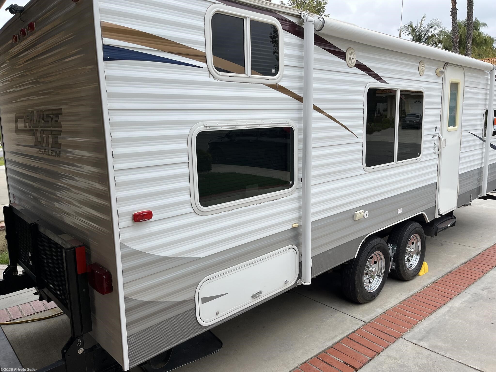 Used 2012 Forest River Salem Cruise Lite 26BHXL available in Temecula, California