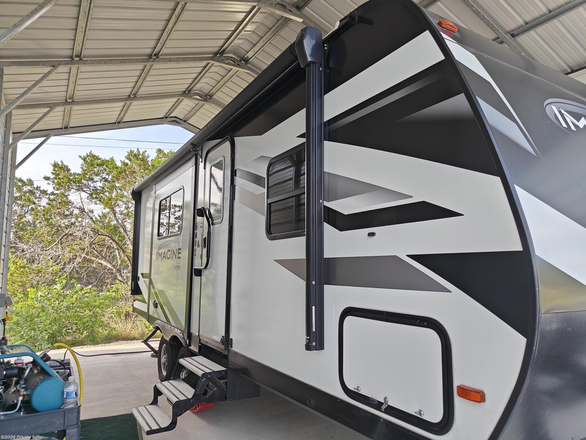 2024 Grand Design Imagine XLS 22RBE - Used Travel Trailer For Sale by For Sale By Owner in Spring Branch, Texas features Power Roof Vent, Fire Extinguisher, Stove, Toilet, 30 Amp Service