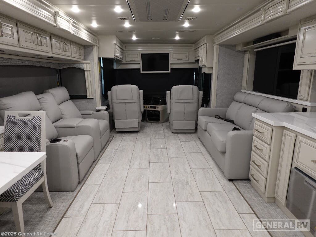New 2025 Fleetwood Palisade 45CS available in Mesa, Arizona
