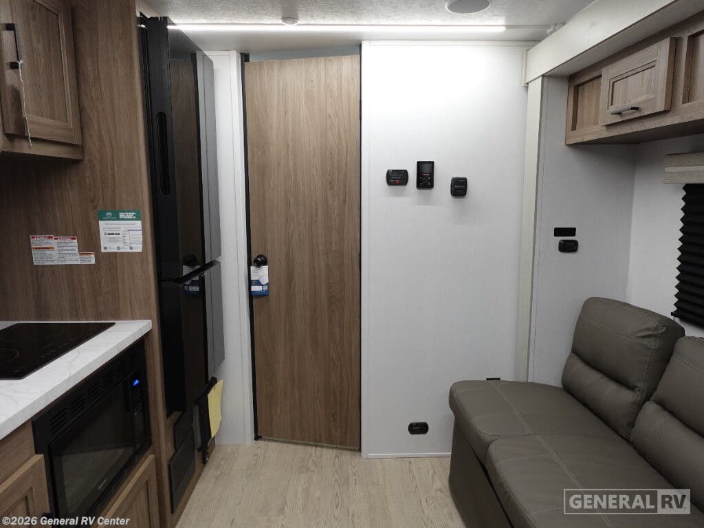 2026 Coachmen Freedom EXPRS 18SE - New Travel Trailer For Sale by General RV Center in Mesa, Arizona