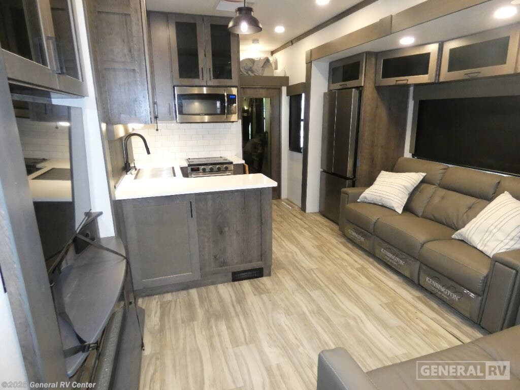2023 Alliance RV Valor 40V13-3SL - Used Fifth Wheel For Sale by General RV Center in Mesa, Arizona