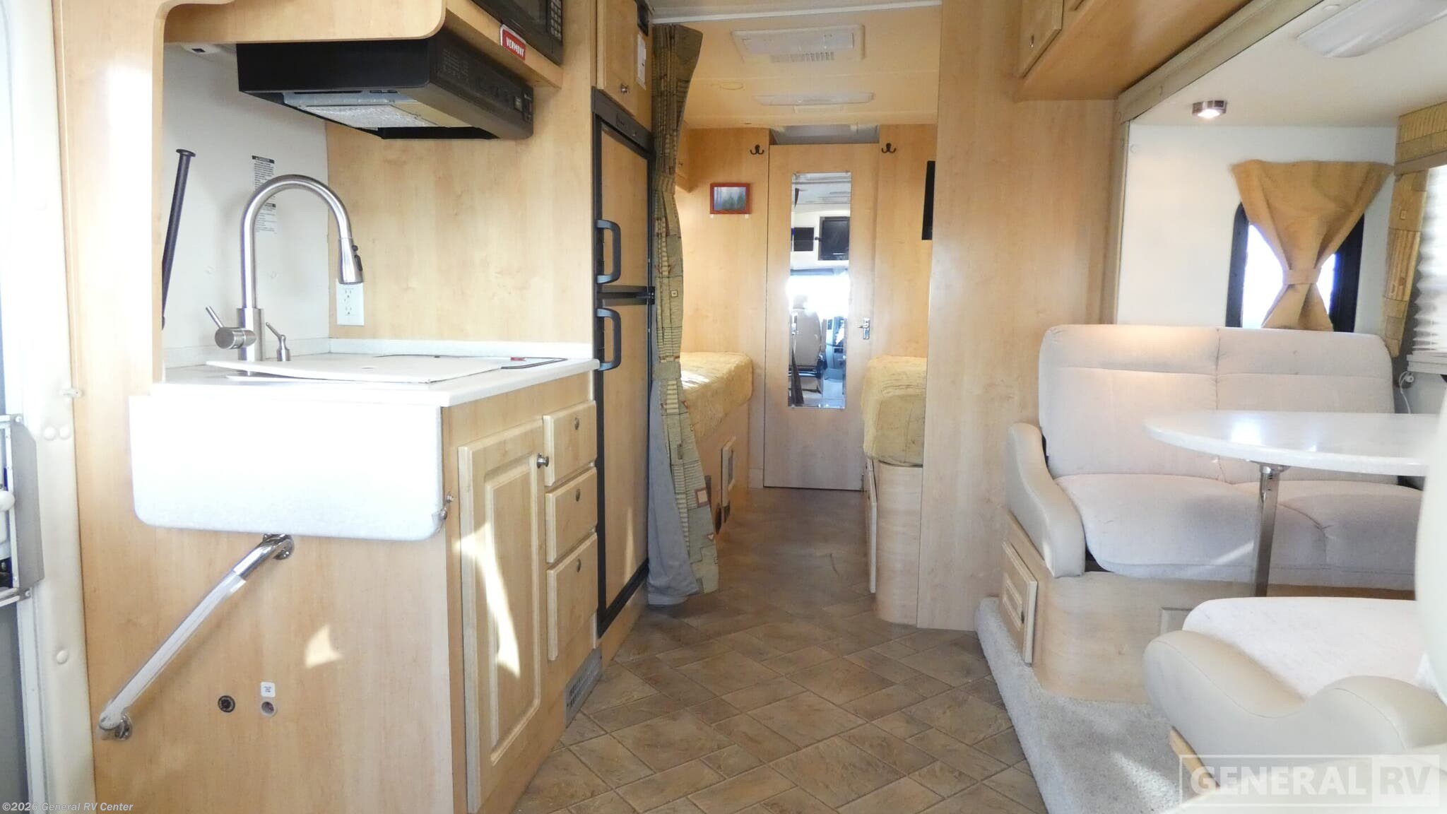 2010 Coach House Platinum II 241 XL - Used Class B For Sale by General RV Center in Mesa, Arizona