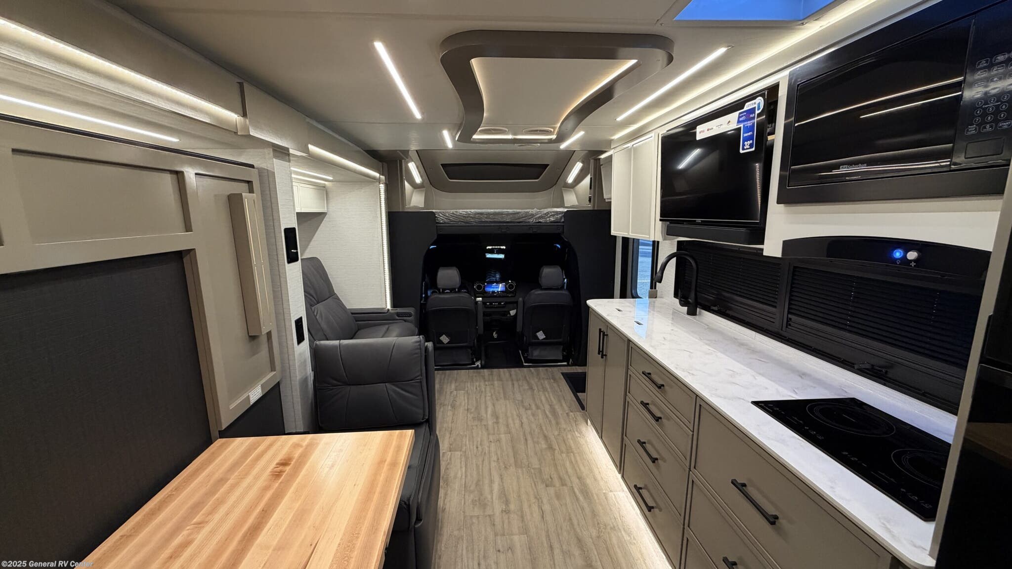 New 2026 Newmar Freedom Aire 2515 available in Mesa, Arizona