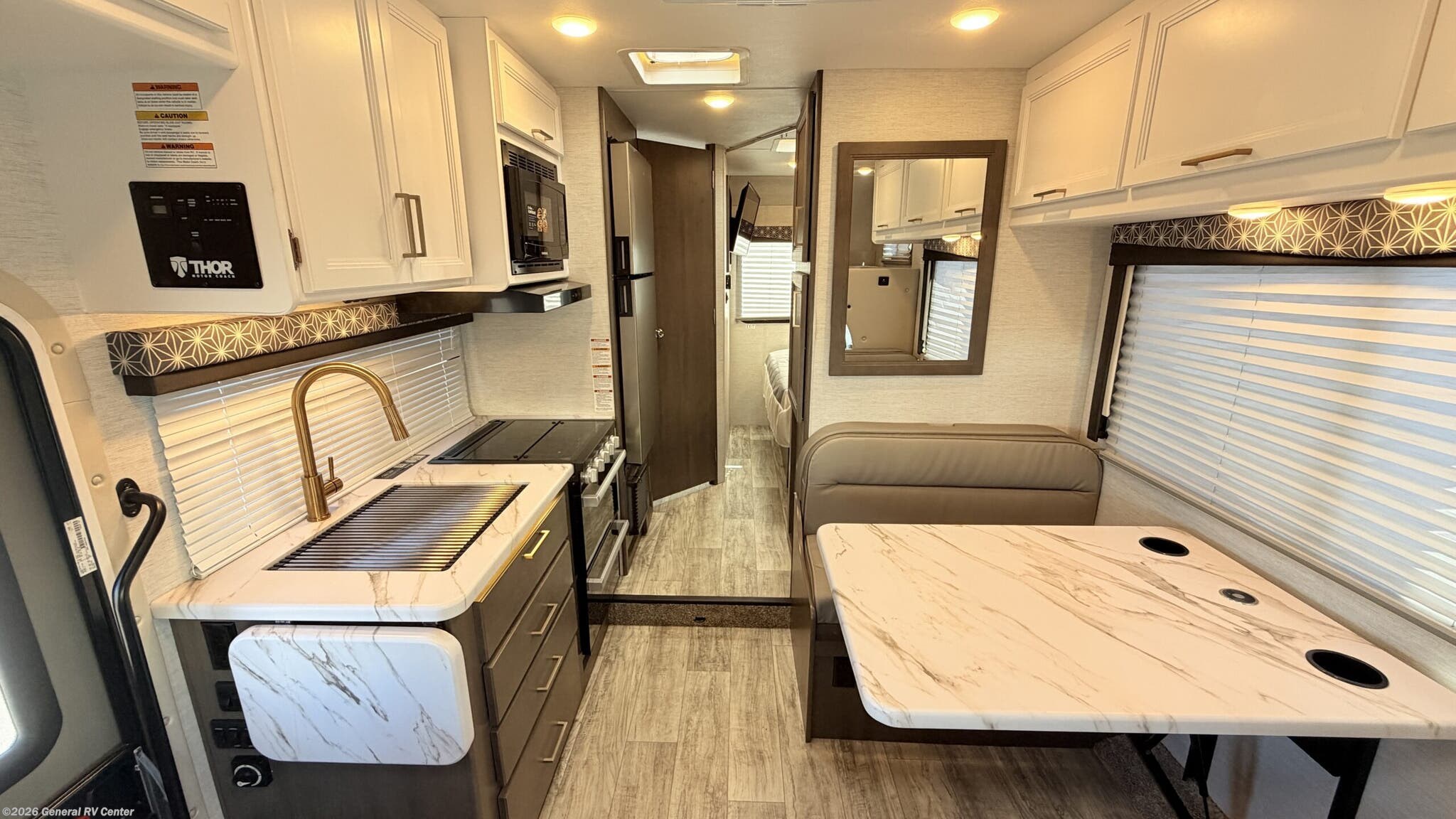 2024 Thor Motor Coach Freedom Elite 22FE - Used Class C For Sale by General RV Center in Mesa, Arizona