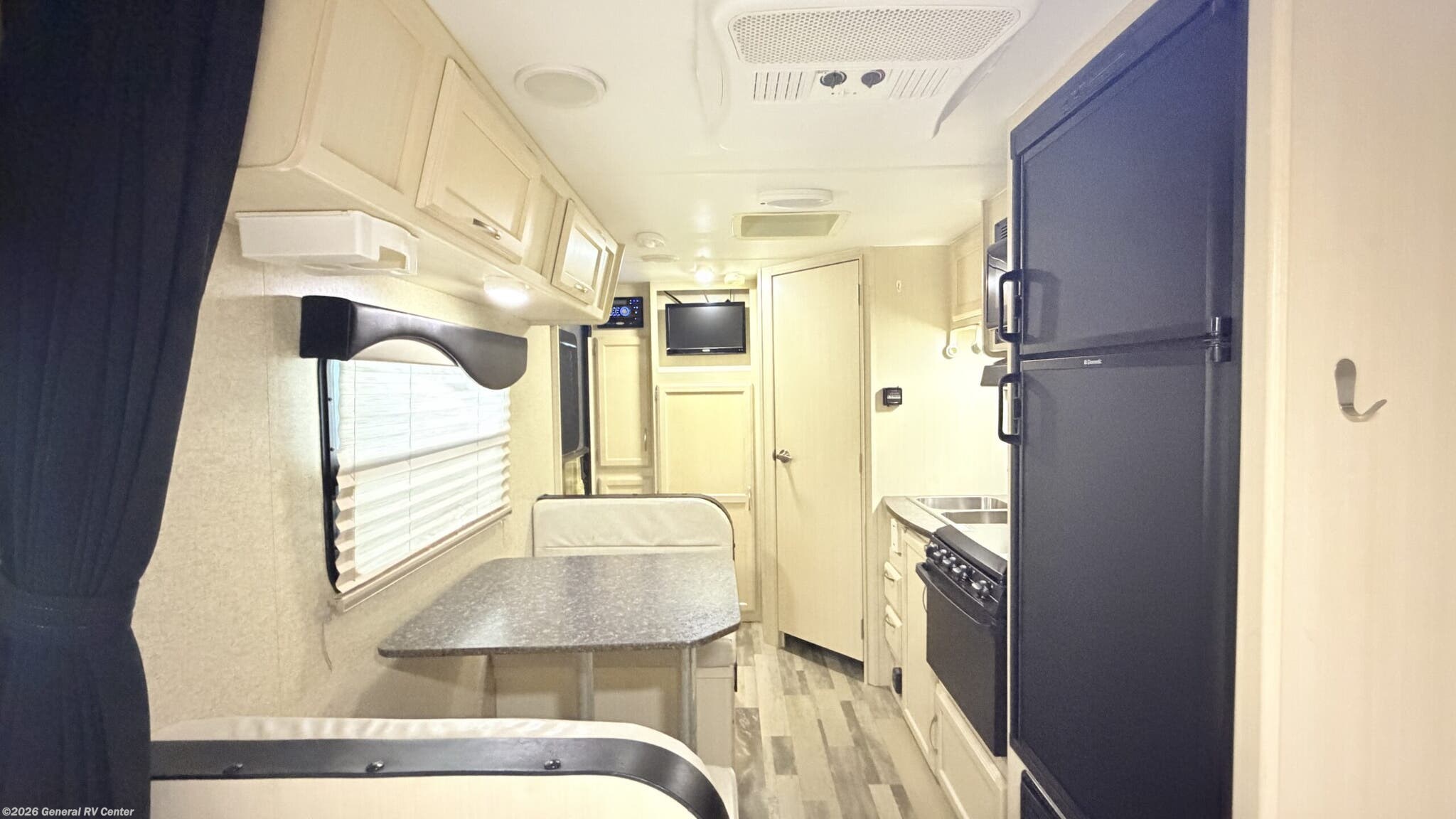 2017 Winnebago Micro Minnie 1706FB - Used Travel Trailer For Sale by General RV Center in Mesa, Arizona