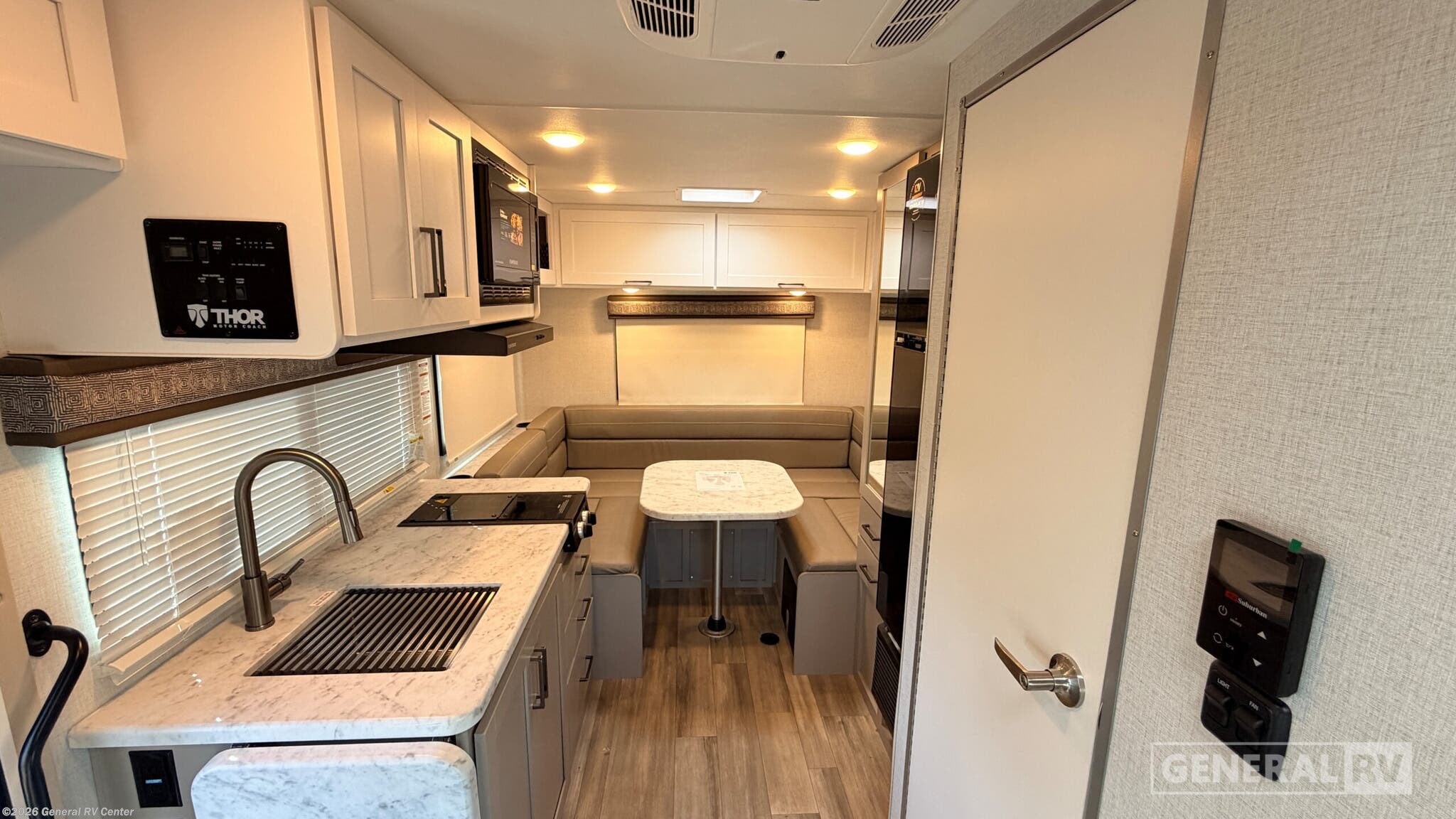 2026 Thor Motor Coach Pasadena SE19 Chevy - New Class C For Sale by General RV Center in Mesa, Arizona