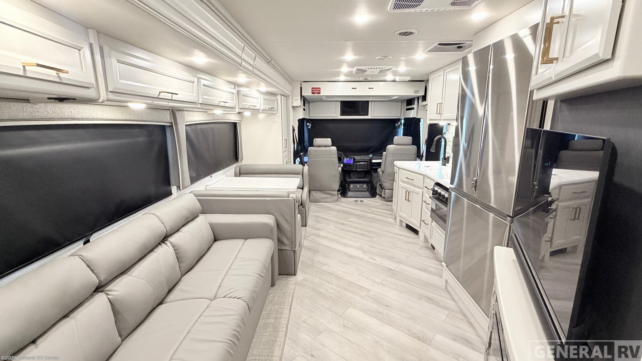 New 2026 Holiday Rambler Vacationer 33C available in Mesa, Arizona