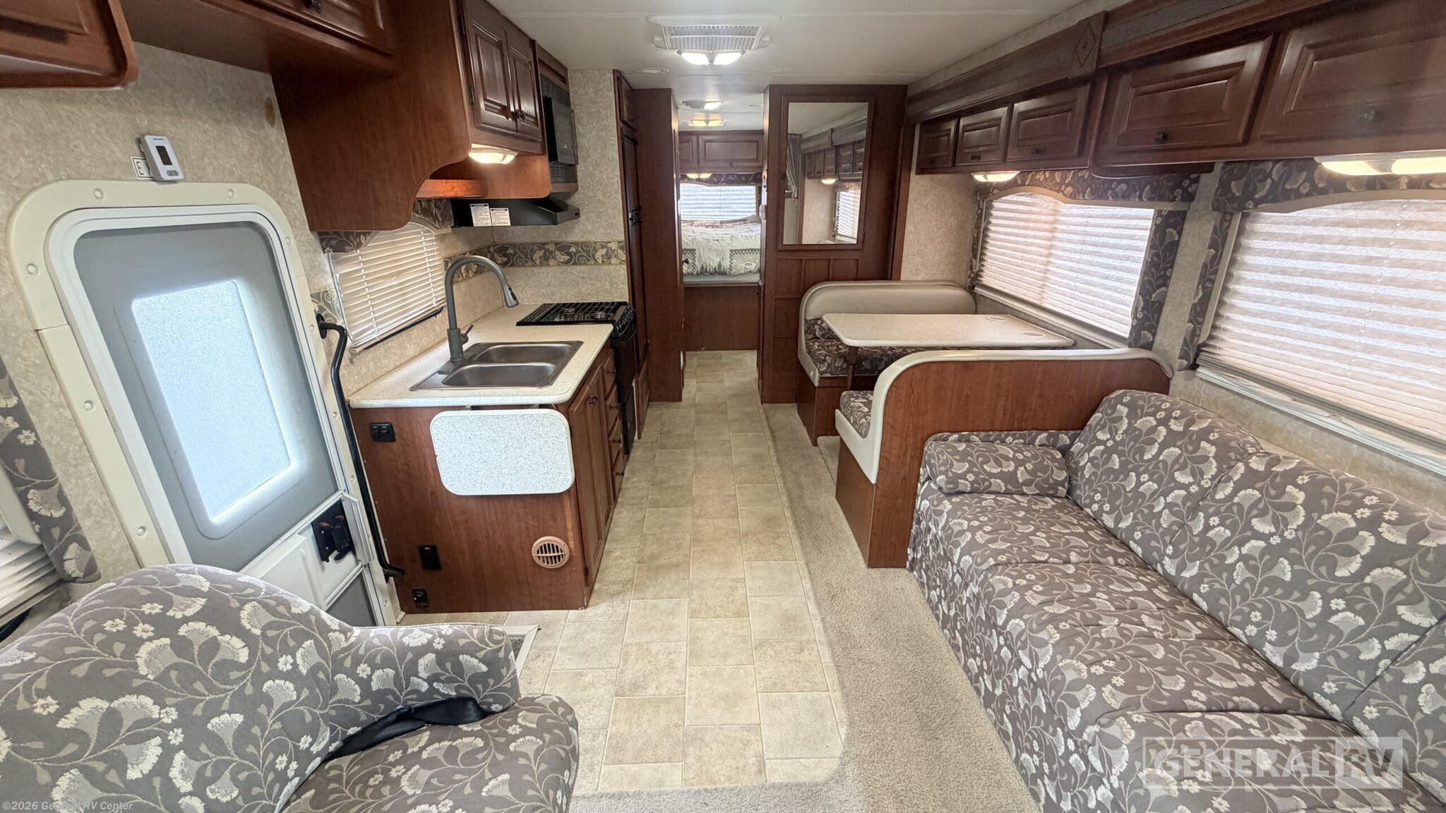 2011 Thor Motor Coach Chateau 31R - Used Class C For Sale by General RV Center in Mesa, Arizona