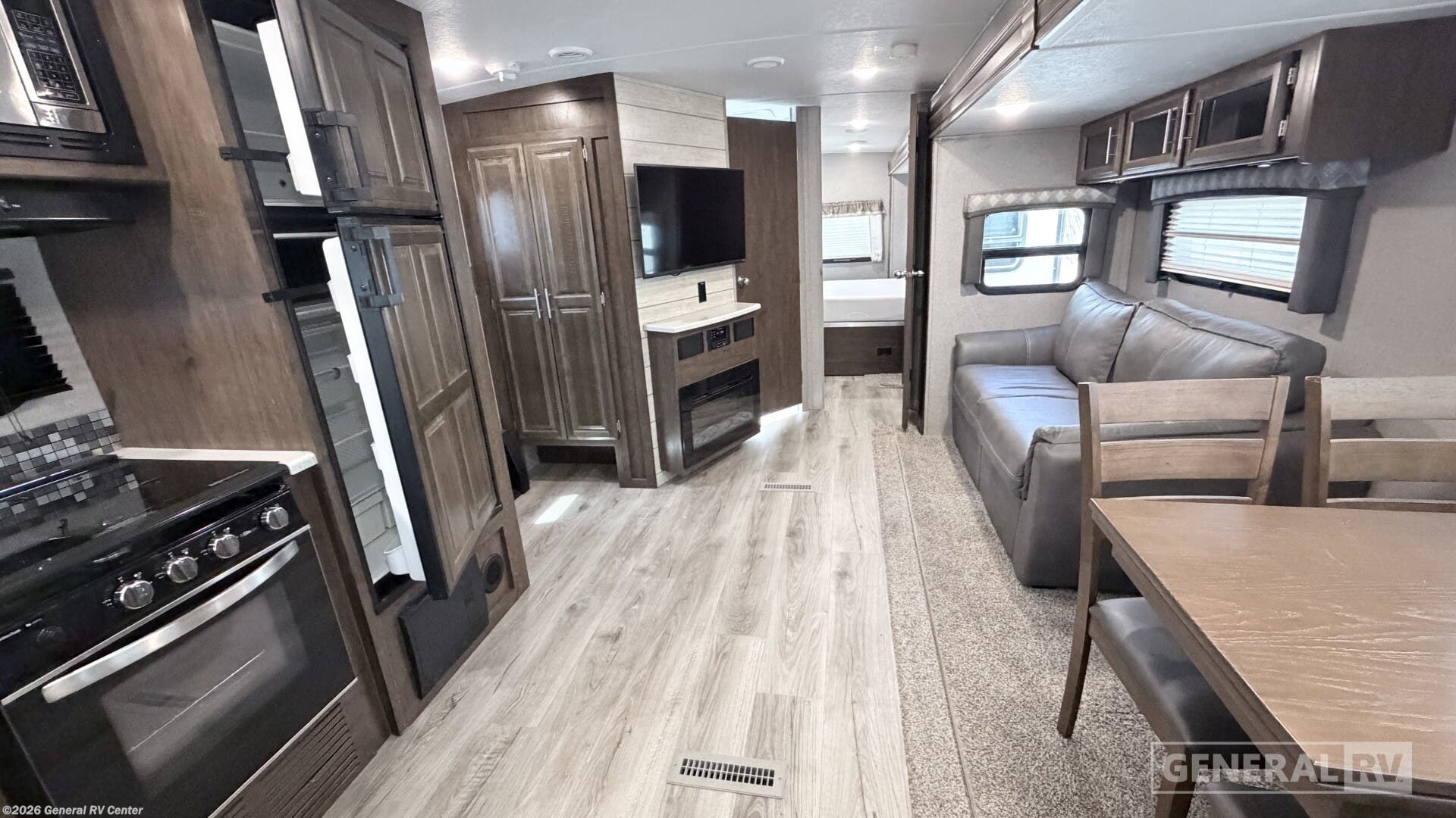 2021 Forest River Flagstaff Super Lite 26FKBS - Used Travel Trailer For Sale by General RV Center in Mesa, Arizona