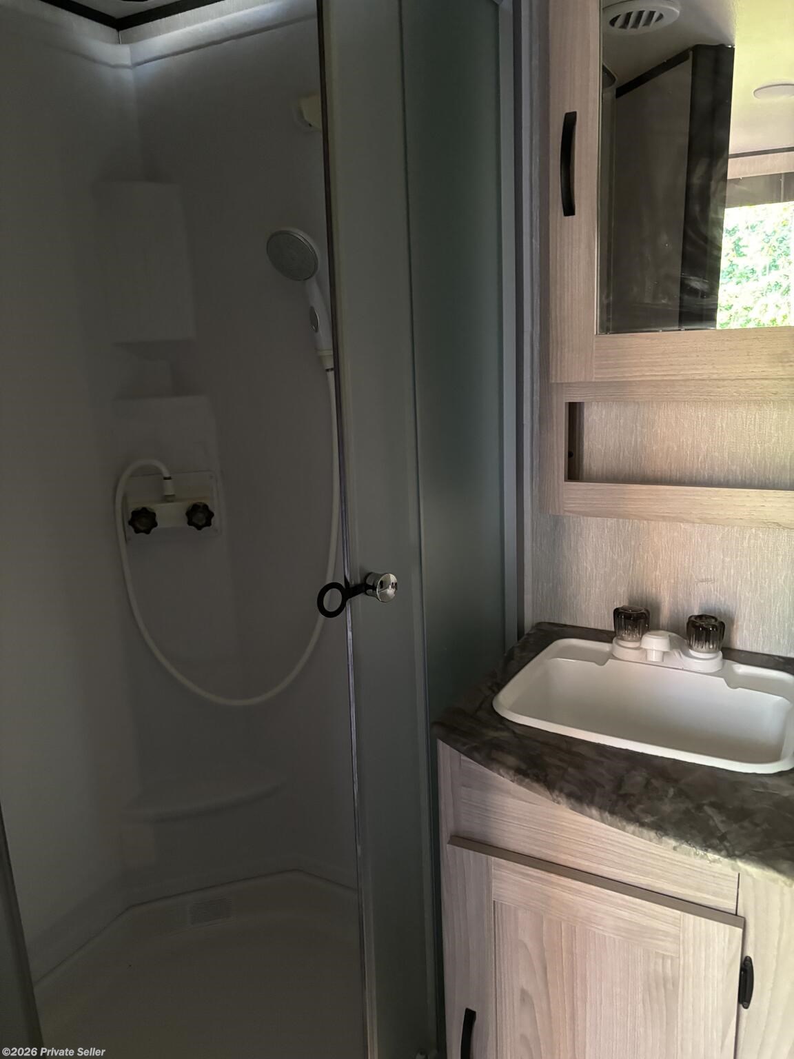 2022 Coachmen Northern Spirit 1840RBX - Used Travel Trailer For Sale by For Sale By Owner in Youngstown, Florida
