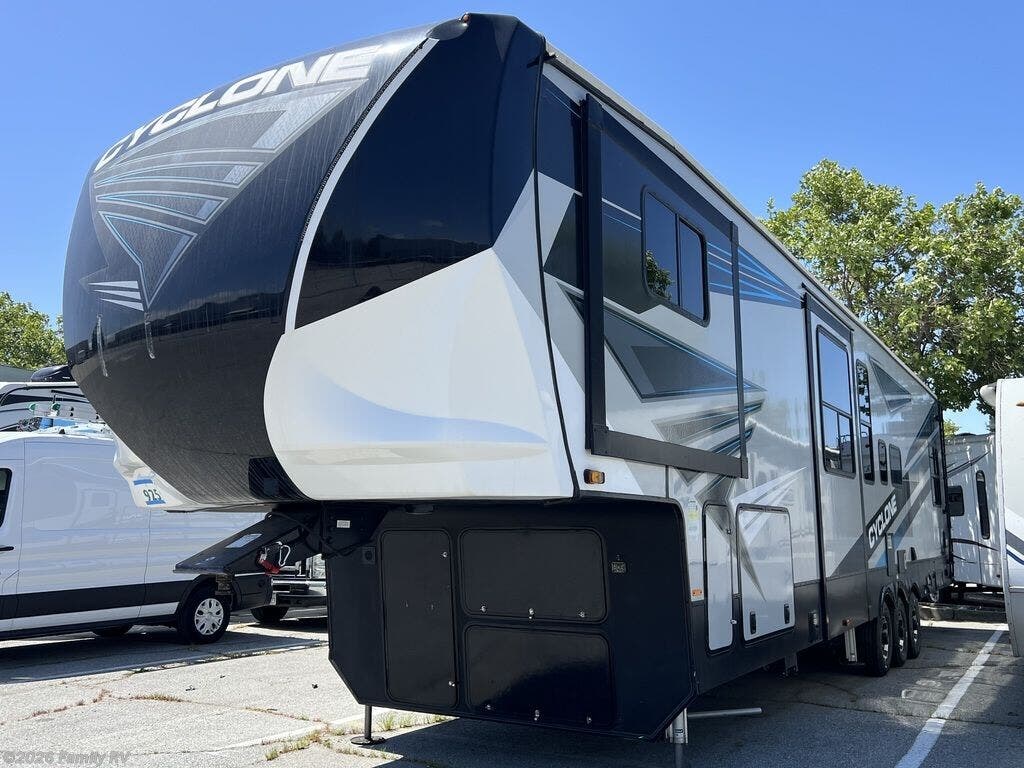 2021 Heartland Cyclone 4006 #T1931 - For Sale in Morgan Hill, CA