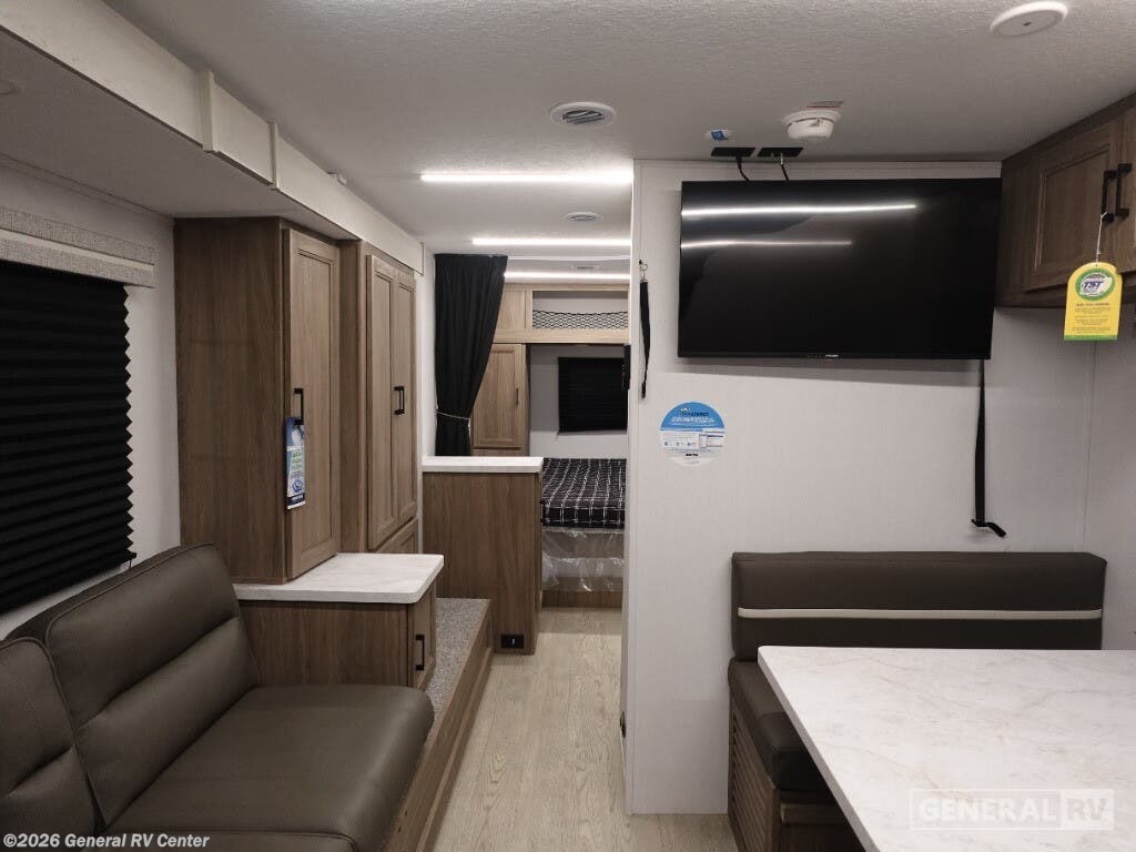 New 2025 Coachmen Freedom EXPRS 247SE available in Longmont, Colorado