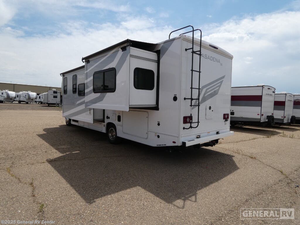 2026 Pasadena SE29 by Thor Motor Coach from General RV Center in Longmont, Colorado