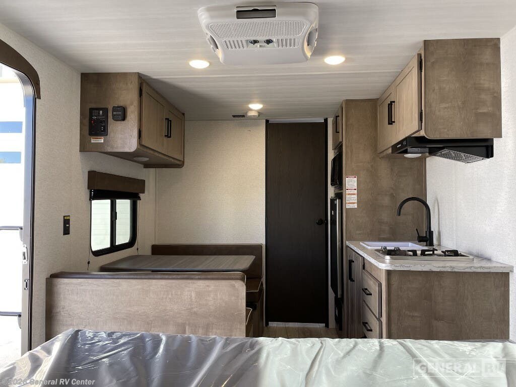 2025 Keystone Springdale 1700FQ - New Travel Trailer For Sale by General RV Center in Longmont, Colorado