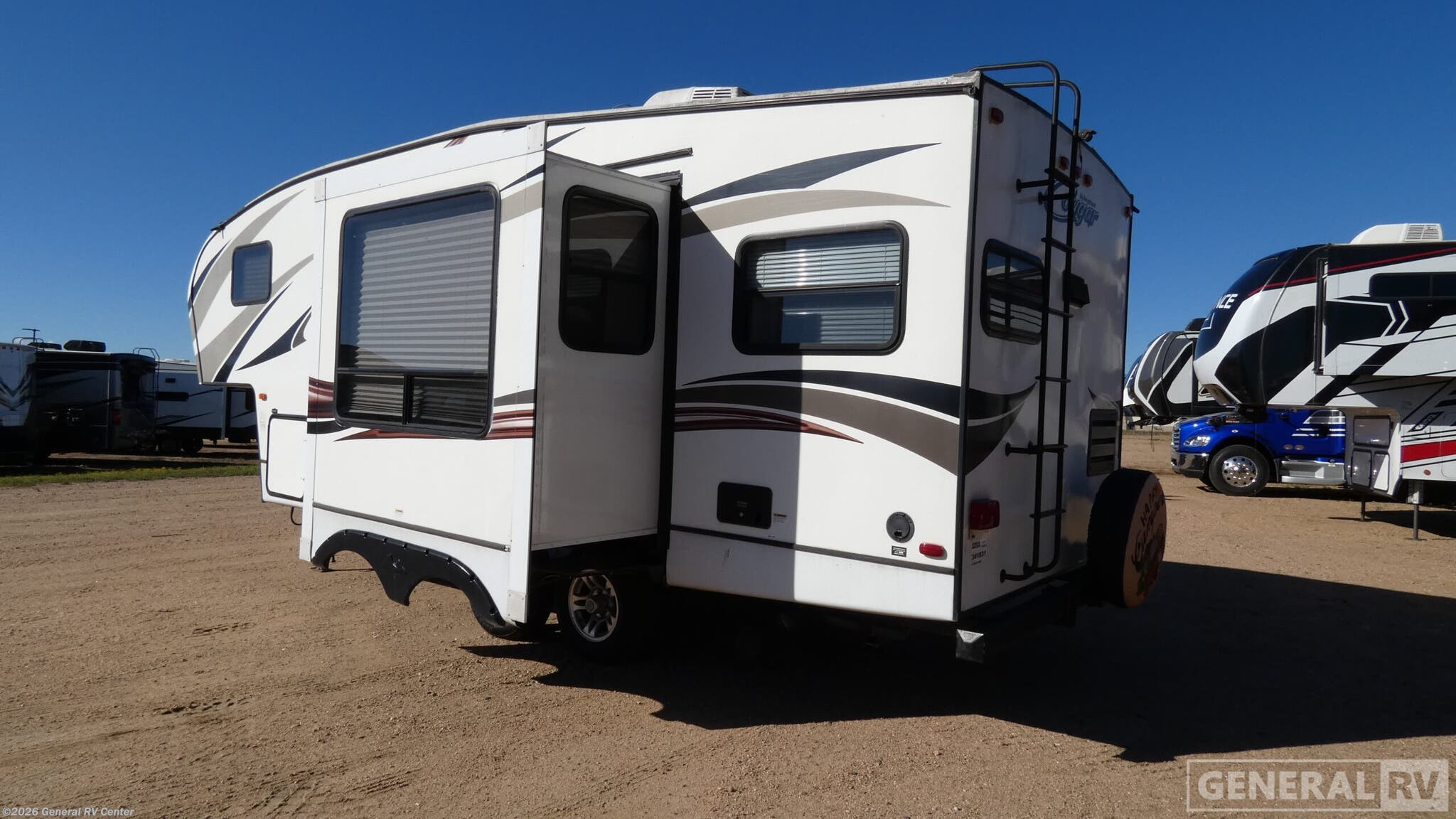 2015 Cougar X-LITE 25RKS by Keystone from General RV Center in Longmont, Colorado