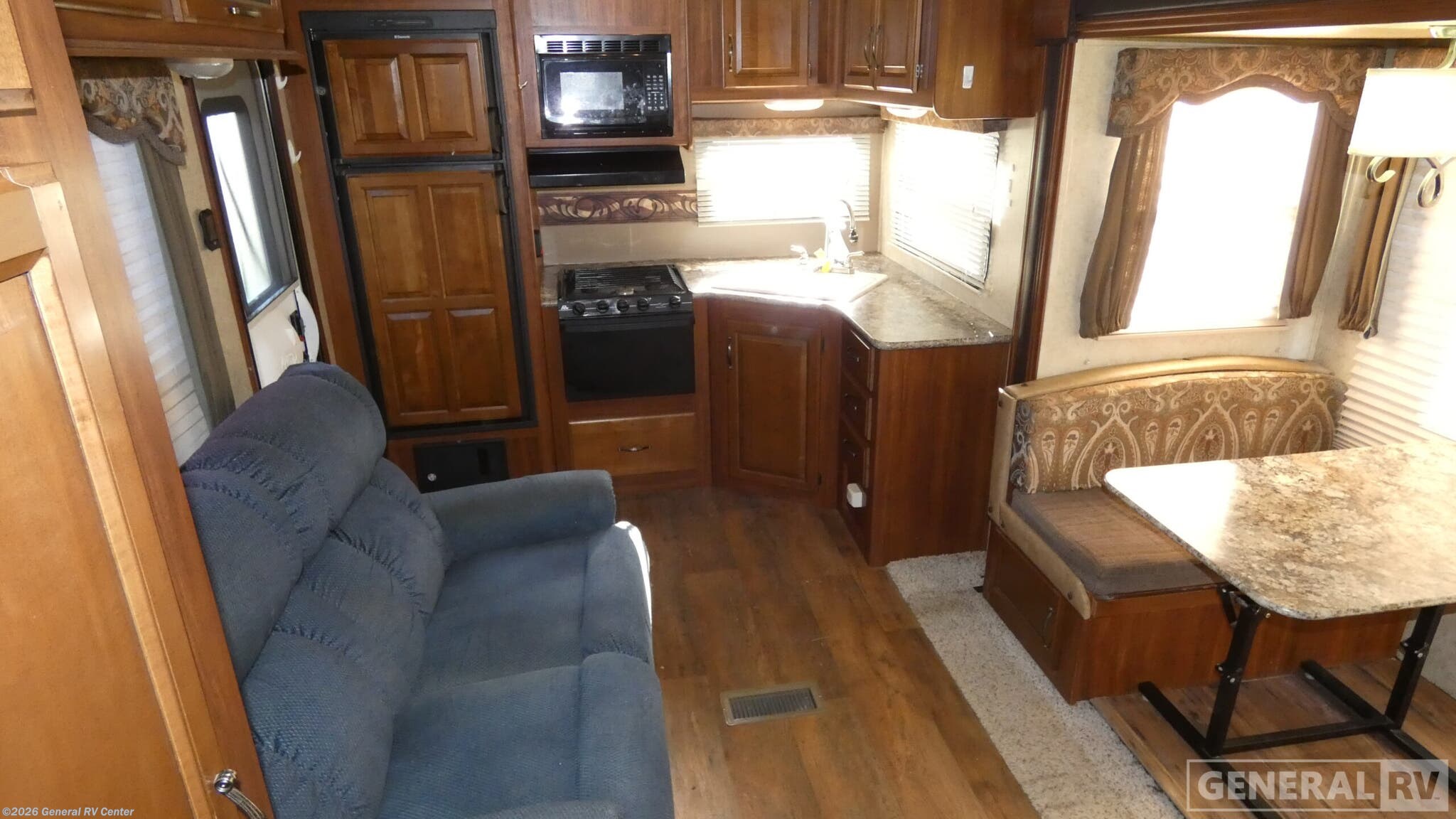 Used 2015 Keystone Cougar X-LITE 25RKS available in Longmont, Colorado