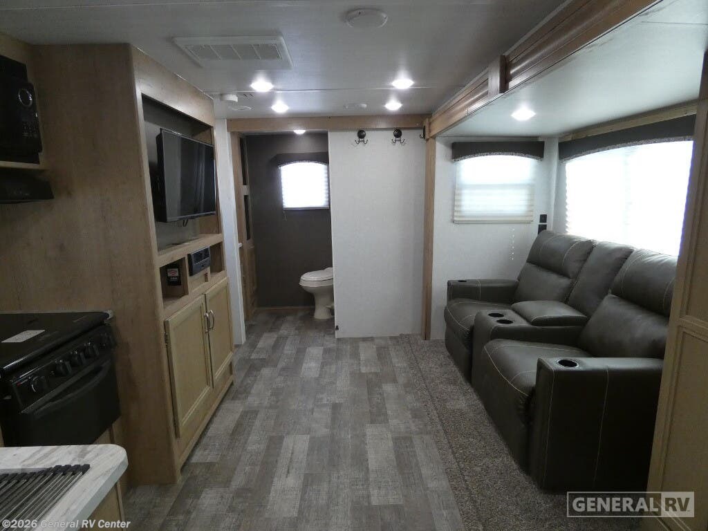 2020 Winnebago Minnie 2202RBS - Used Travel Trailer For Sale by General RV Center in Longmont, Colorado