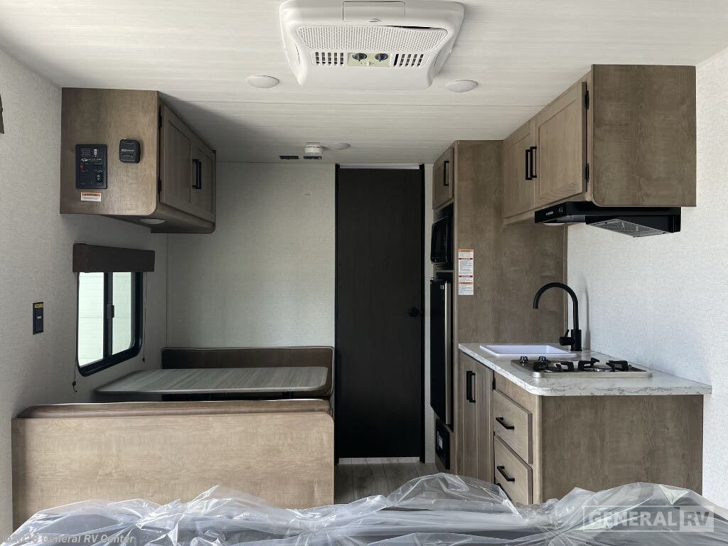 2025 Keystone Springdale 1700FQ - New Travel Trailer For Sale by General RV Center in Longmont, Colorado