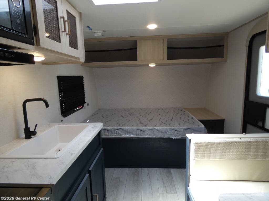 New 2025 Prime Time Avenger 16FQ available in Longmont, Colorado