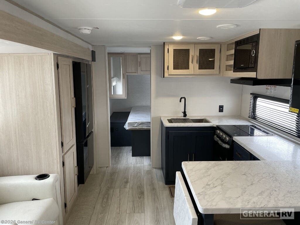 New 2025 Prime Time Avenger 25MKB available in Longmont, Colorado