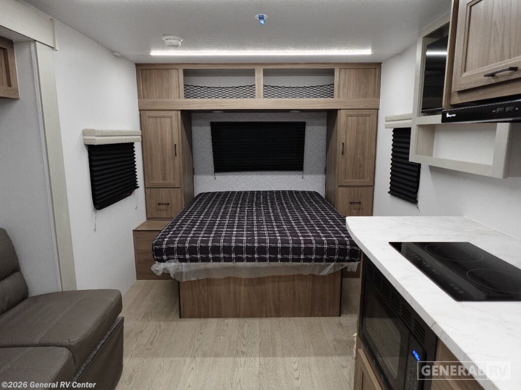 New 2026 Coachmen Freedom EXPRS 19SE available in Longmont, Colorado