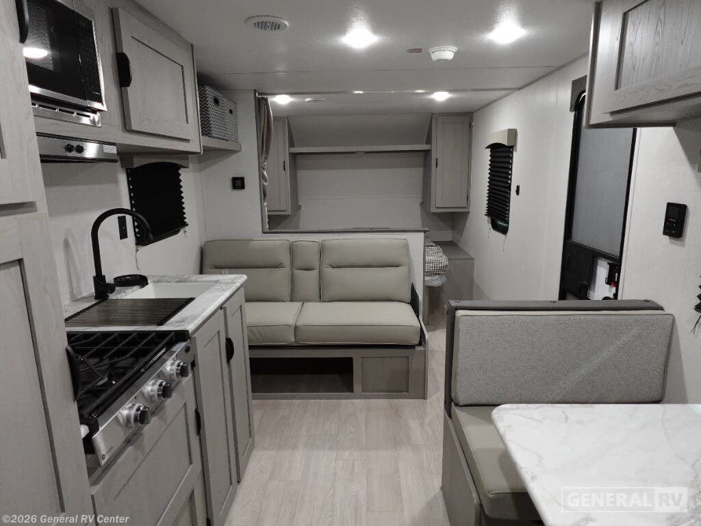 New 2026 Coachmen Clipper 26BH available in Longmont, Colorado