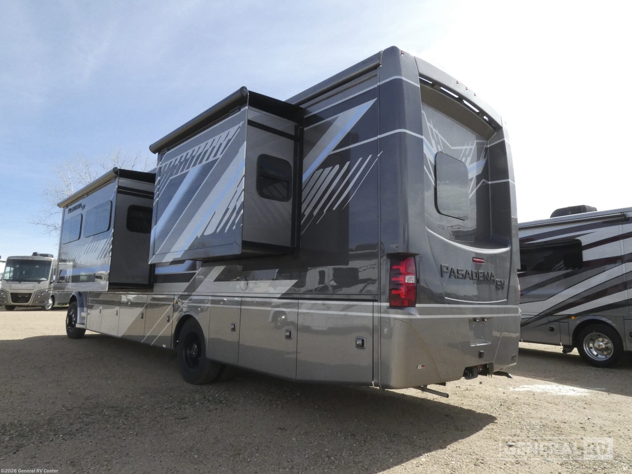 2026 Pasadena SV 38XL by Thor Motor Coach from General RV Center in Longmont, Colorado