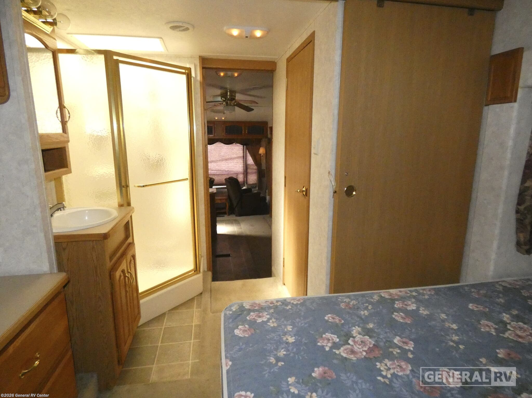 2004 Keystone Montana 2955RL - Used Fifth Wheel For Sale by General RV Center in Longmont, Colorado