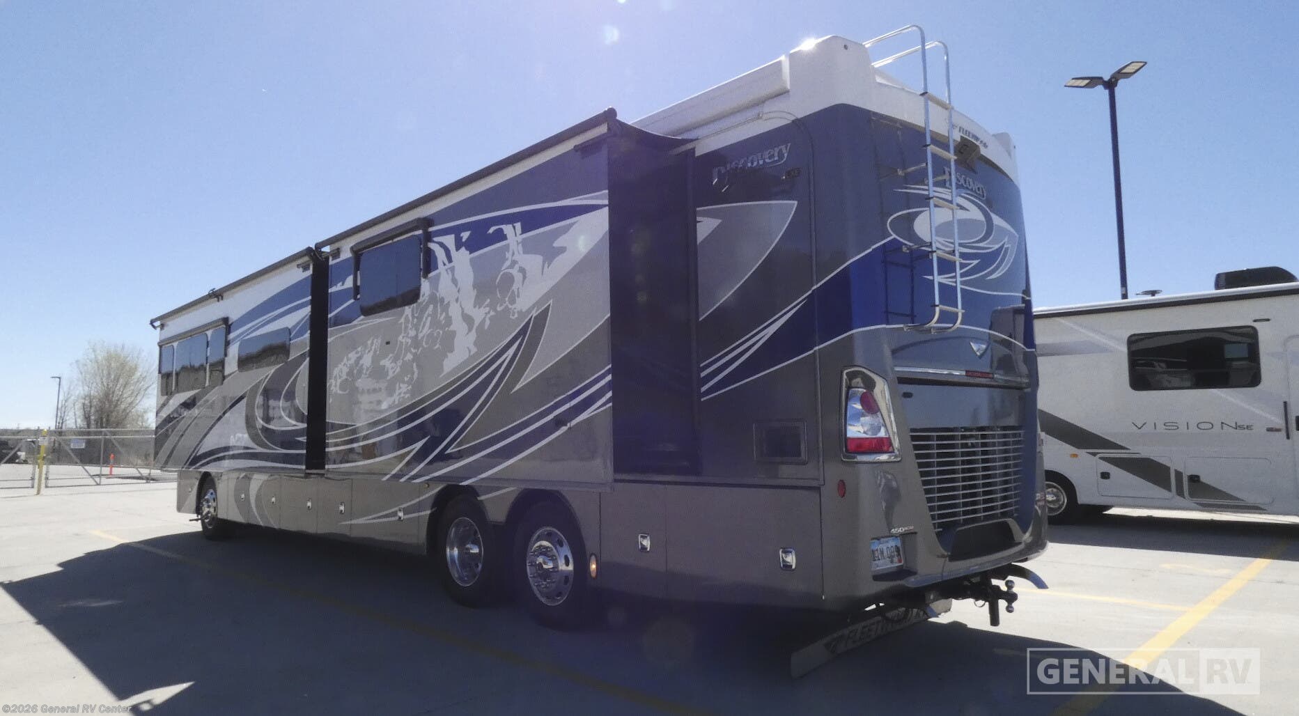 2022 Discovery LXE 44S by Fleetwood from General RV Center in Longmont, Colorado