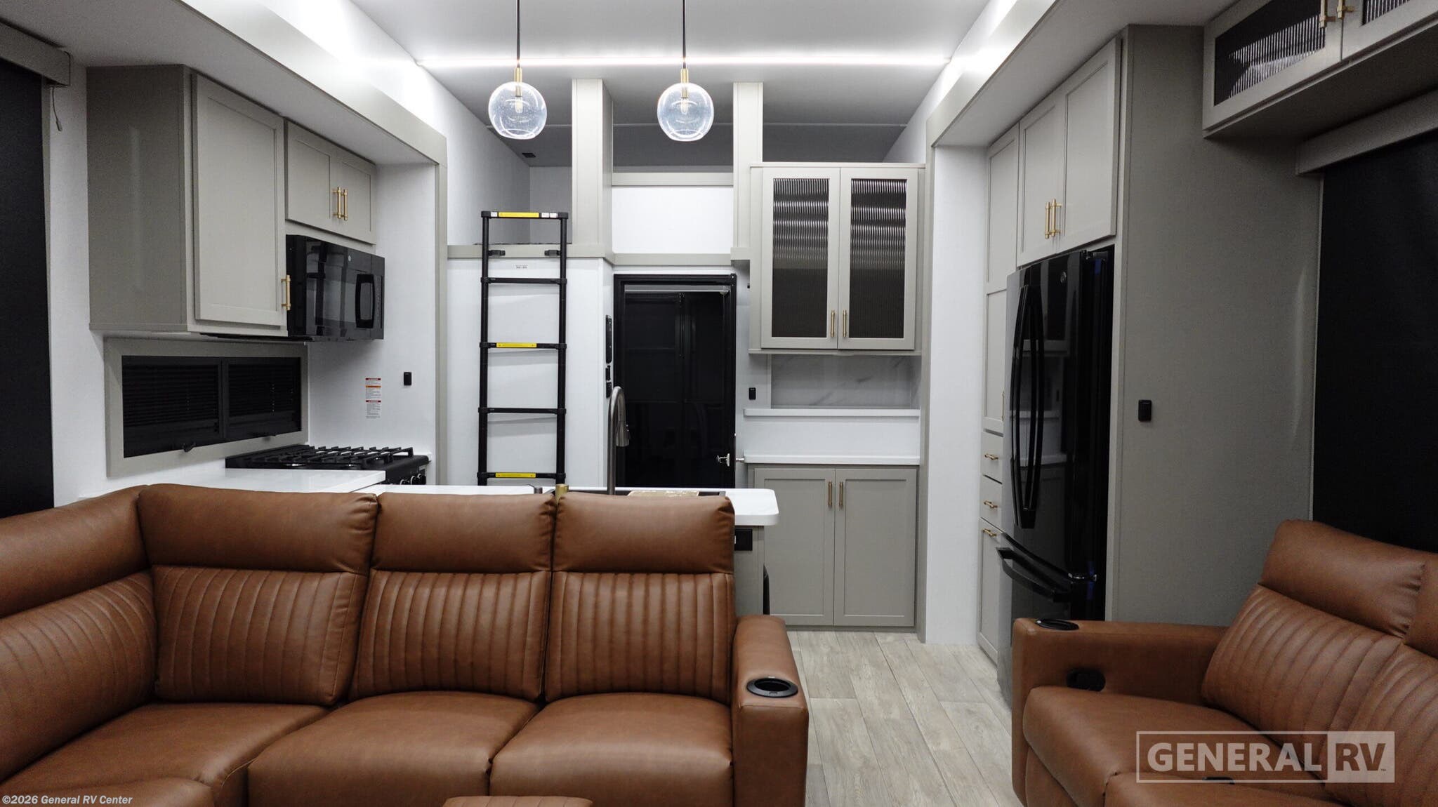 2027 Axiom Vendetta V4250SP - New Fifth Wheel For Sale by General RV Center in Longmont, Colorado