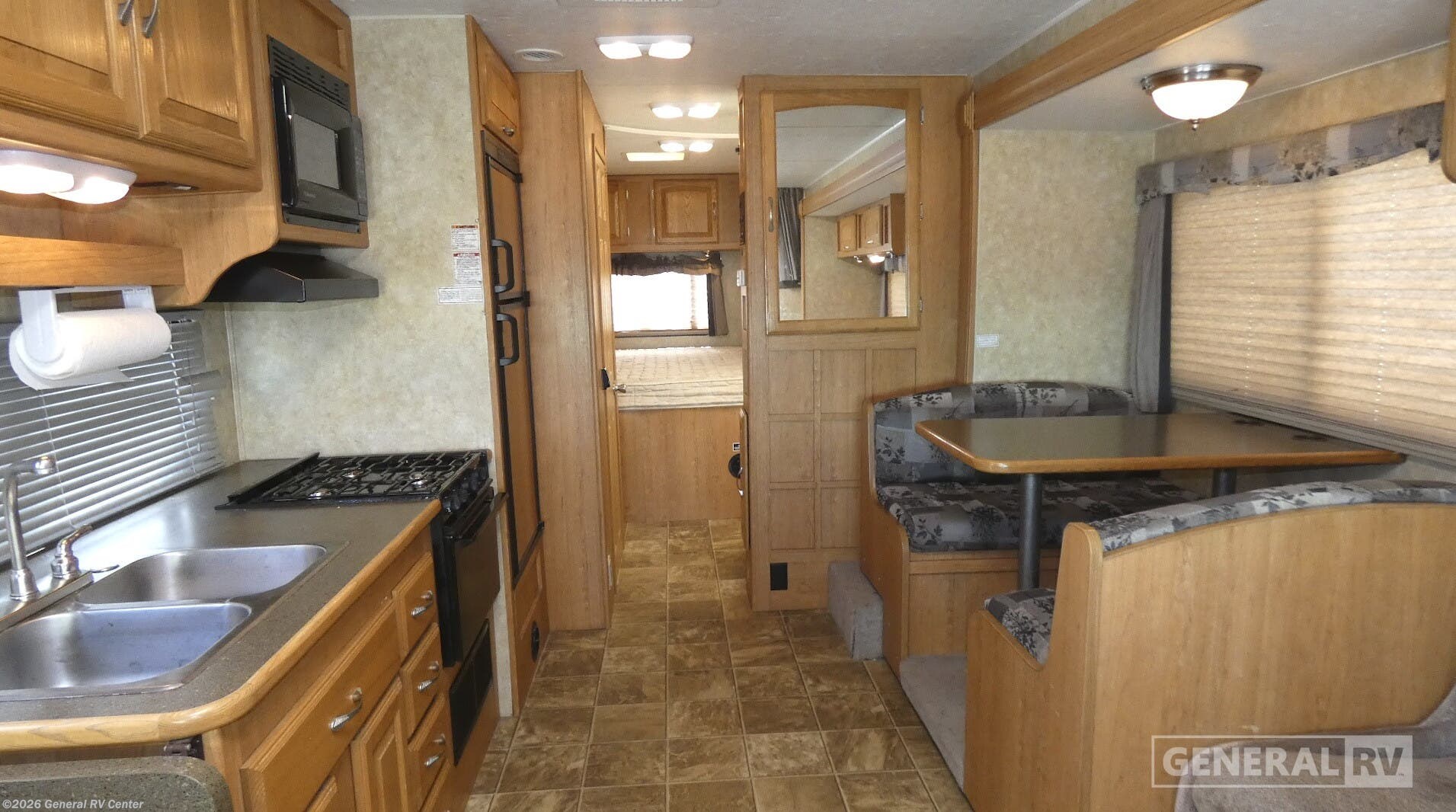 2010 Coachmen Freelander 3150SS - Used Class C For Sale by General RV Center in Longmont, Colorado