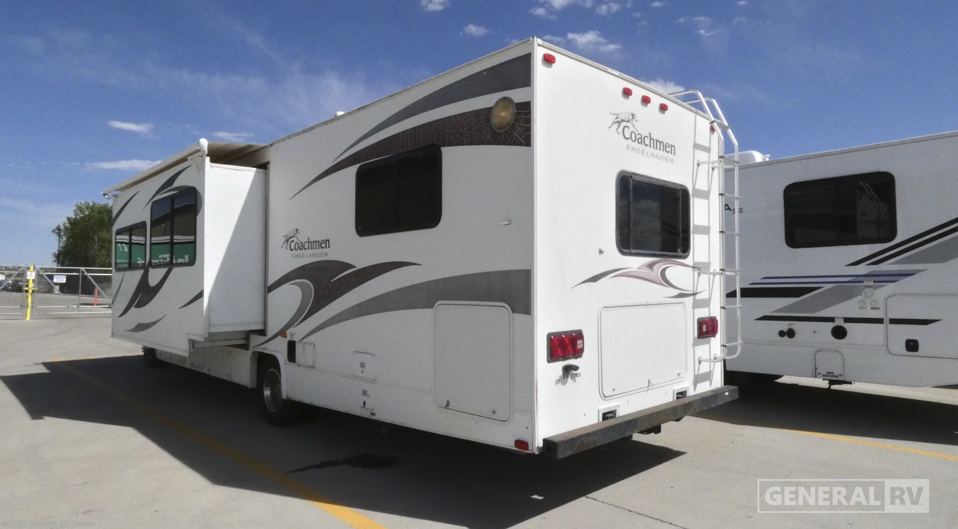 2010 Freelander 3150SS by Coachmen from General RV Center in Longmont, Colorado
