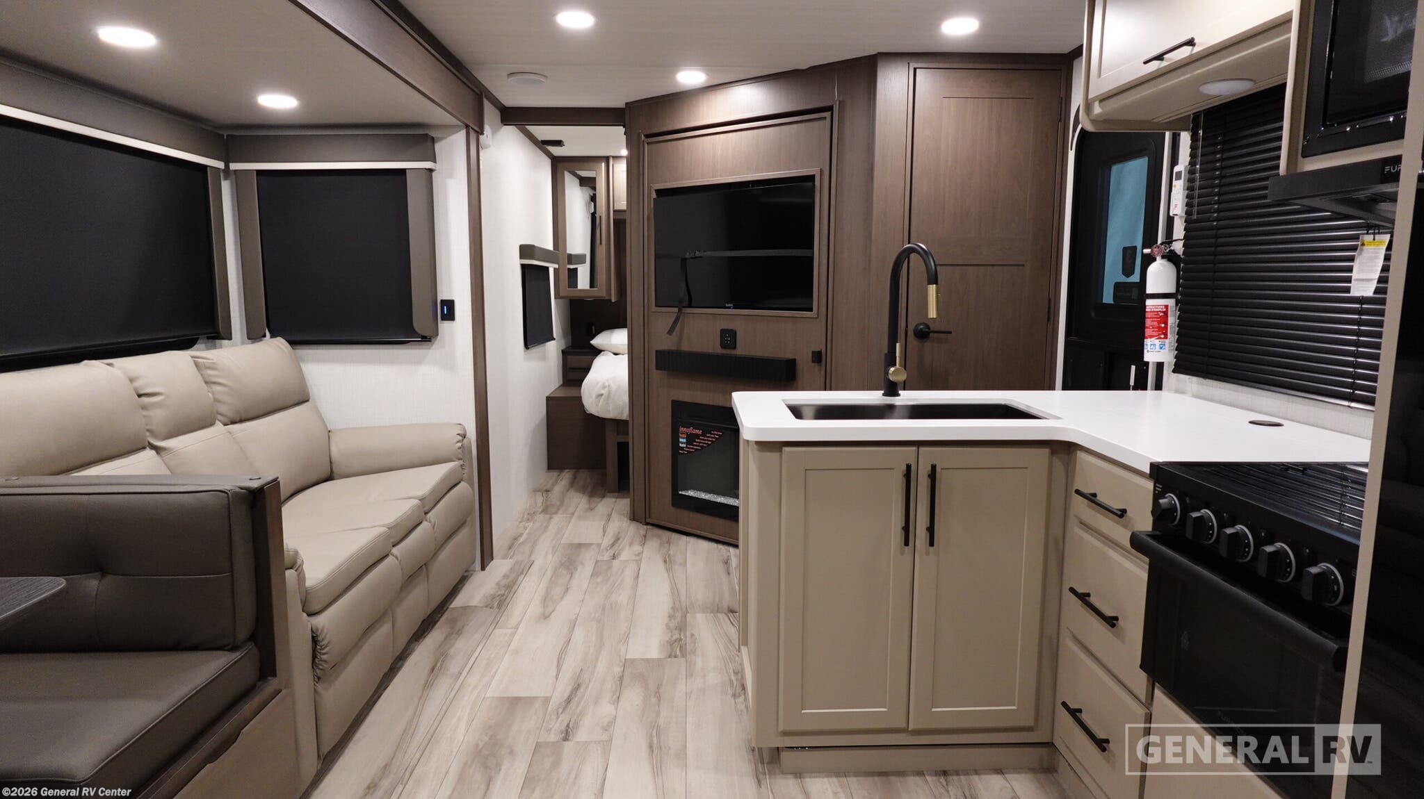 New 2027 Keystone Cougar HALF TON 28BHS available in Longmont, Colorado