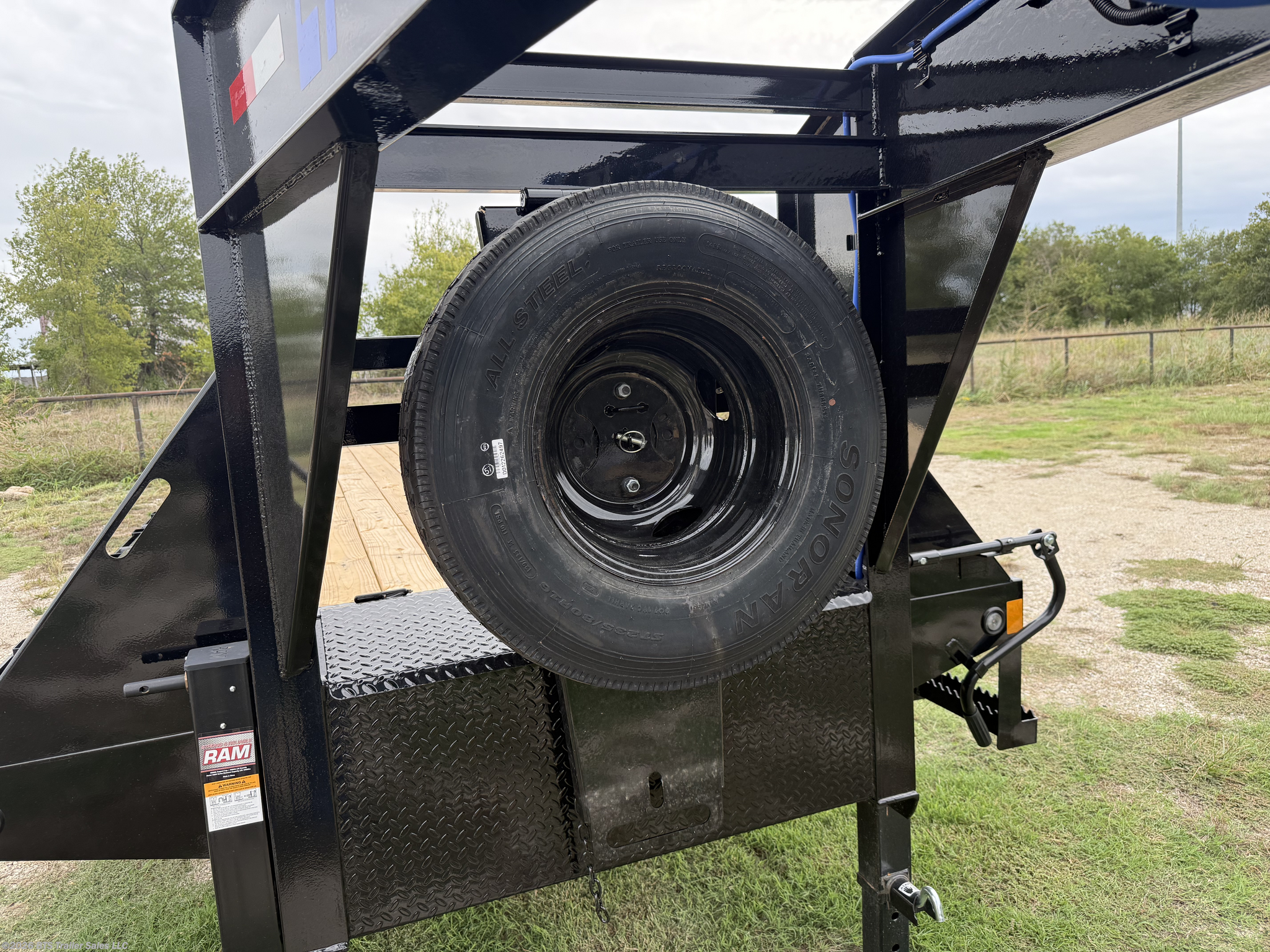 2027 Load Trail GL photo 7