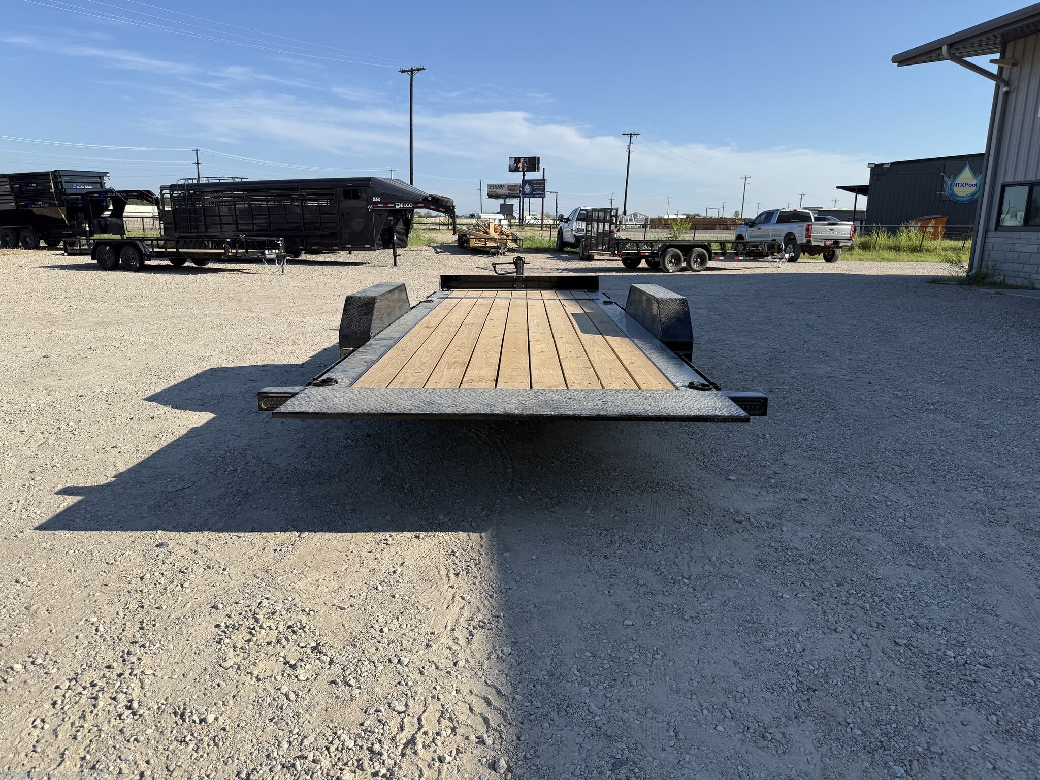 2027 Load Trail TH photo 4