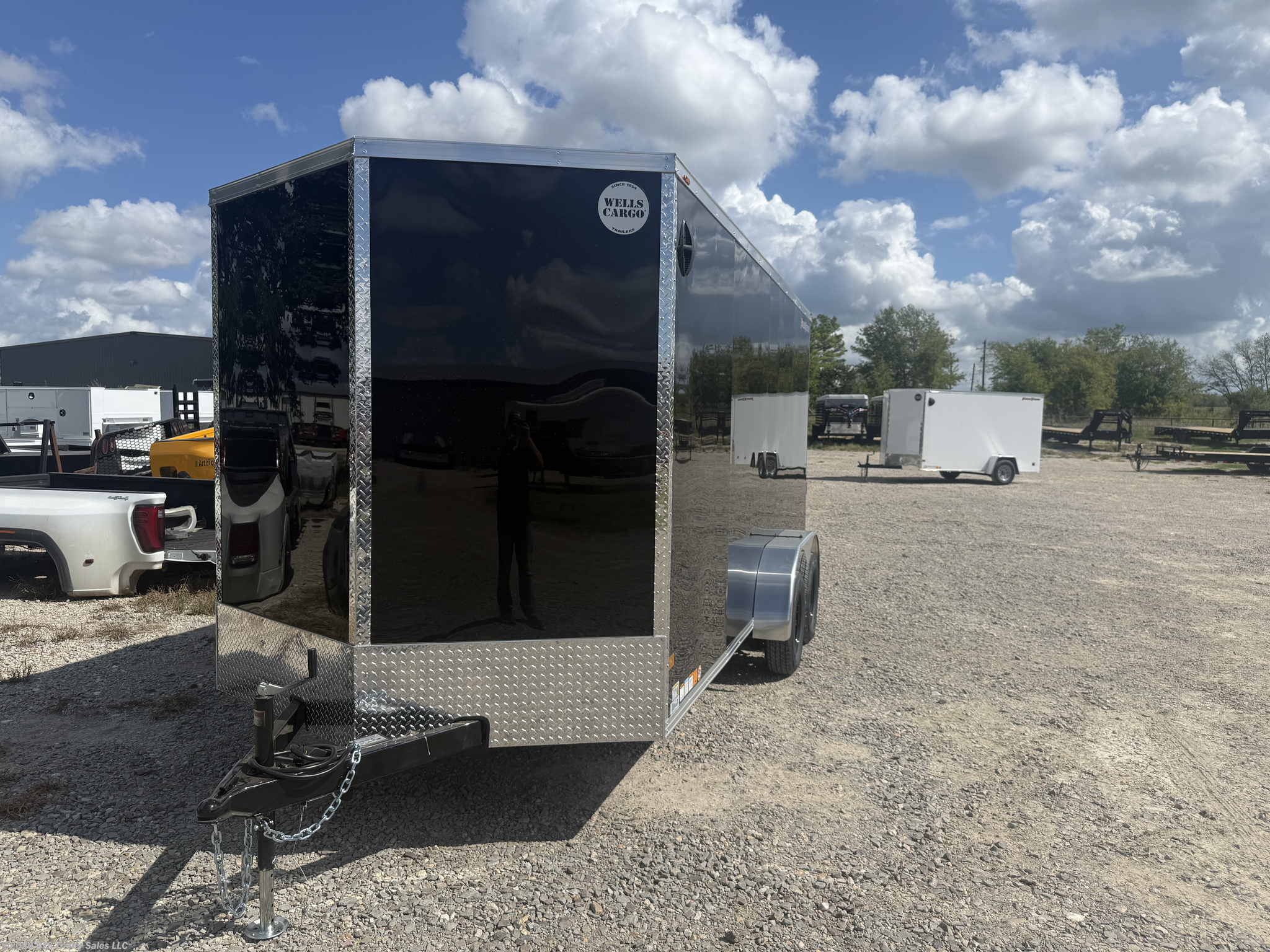 2027 Wells Cargo