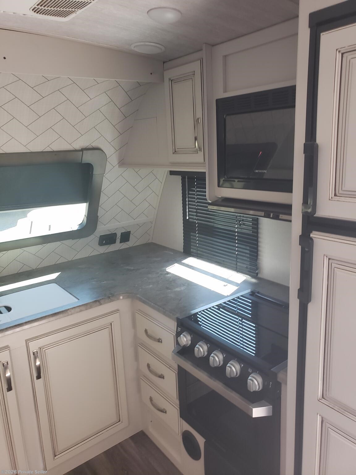 2021 Keystone Cougar - Used Travel Trailer For Sale by For Sale By Owner in Mesa, Arizona