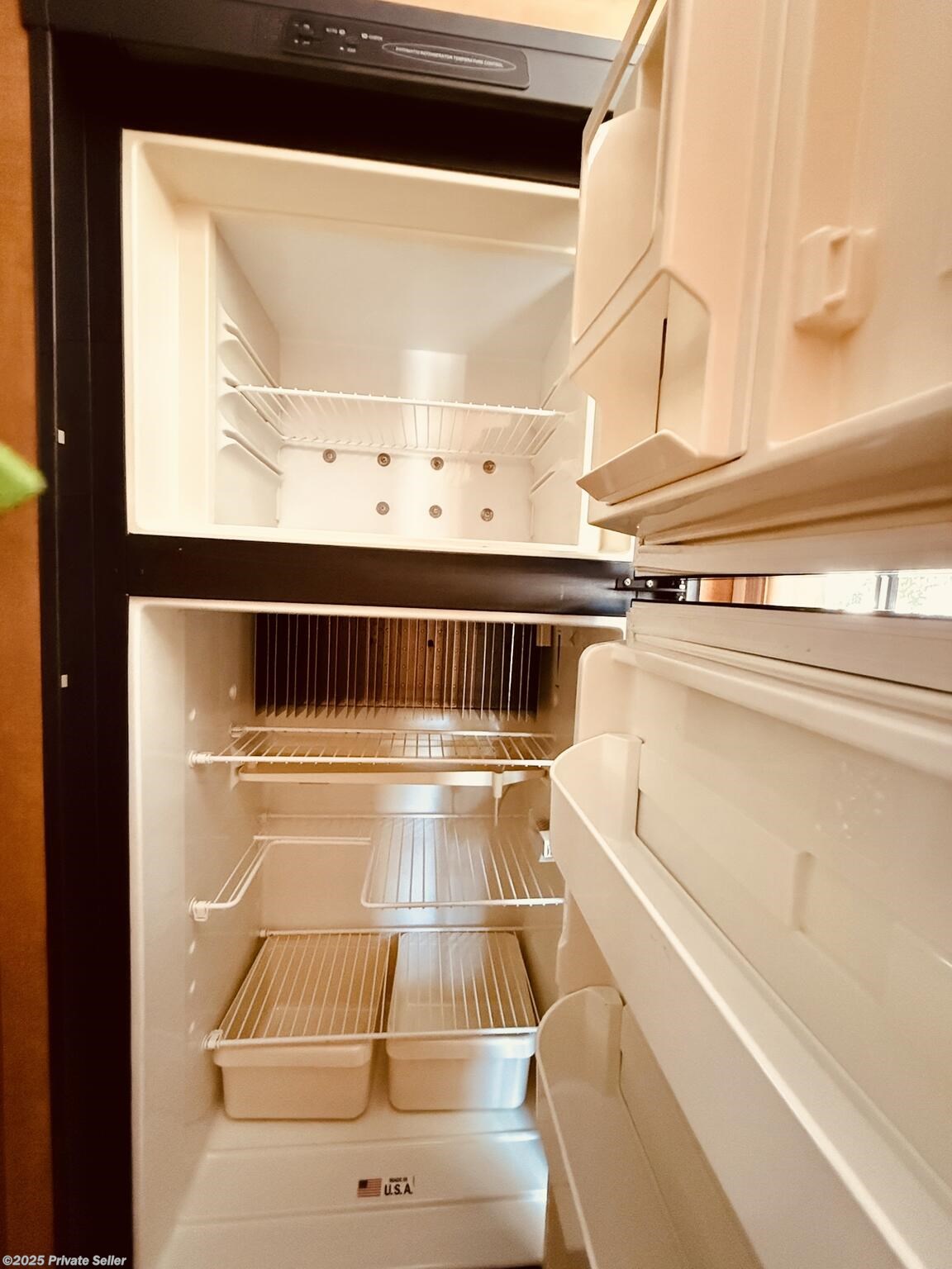 Ample fridge and freezer runs on propane