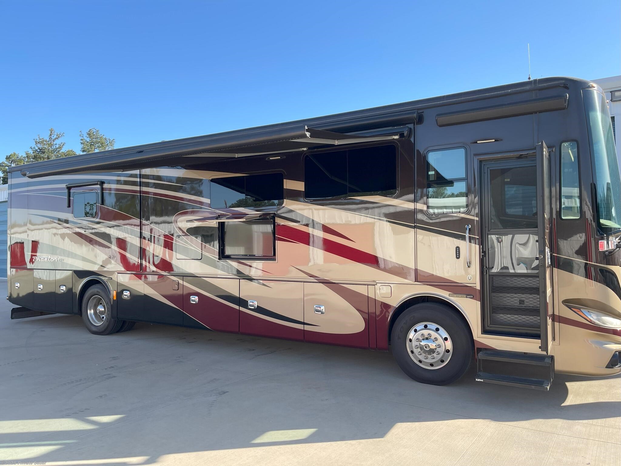 Used 2017 Tiffin Phaeton 40 IH XSH, bath and a half, four slides available in Magnolia, Texas