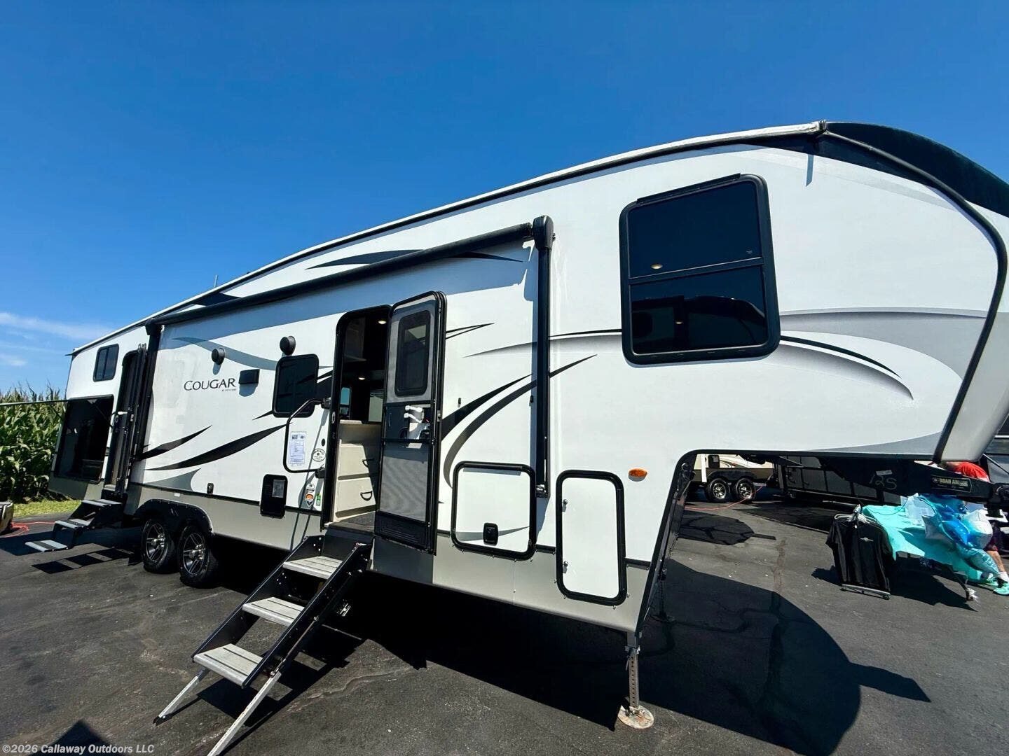 2022 Keystone Cougar Half-Ton 32BHS - Used Fifth Wheel For Sale by Callaway Outdoors LLC in Felton, Delaware features TV, Air Conditioning, Stove, CD Player, Medicine Cabinet