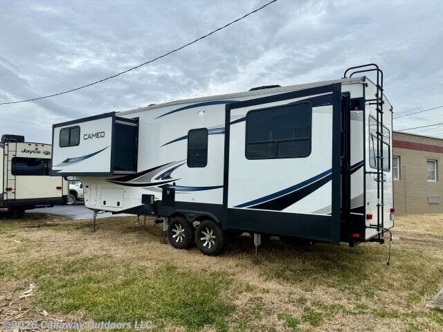 2022 Cameo Fifth Wheel CE2901RL by CrossRoads from Callaway Outdoors LLC in Felton, Delaware