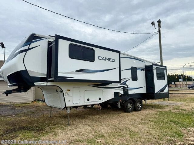 Used 2022 CrossRoads Cameo Fifth Wheel CE2901RL available in Felton, Delaware