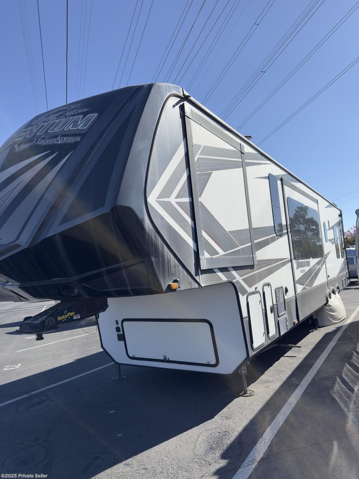 2018 Momentum 399TH by Grand Design from For Sale By Owner in San Marino, California